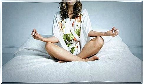 meditating_woman