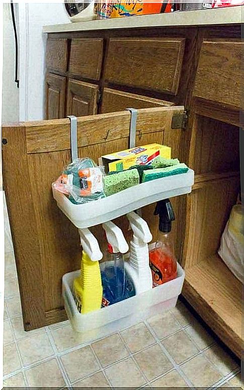 Bookcase for more space in the bathroom