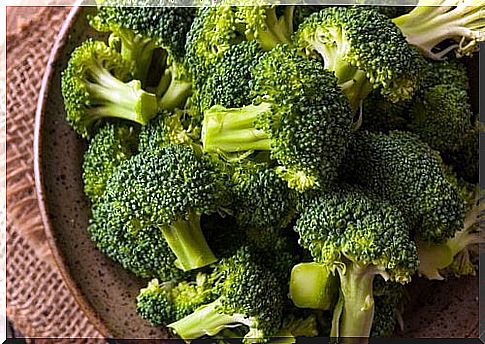 Broccoli can prevent the appearance of premature white hair