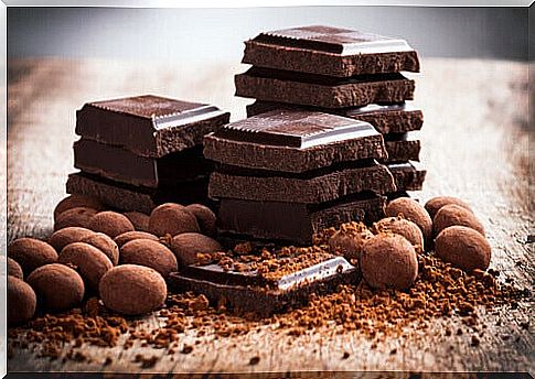 Chocolate is one of the life-prolonging foods