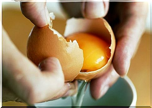 egg to fight pimples and blackheads