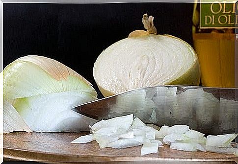 Onion treatment to harden nails