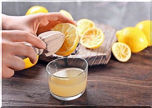 Lemon juice can help you fight excessive sweating