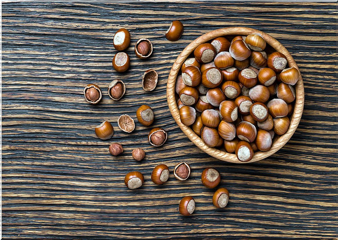 Unshelled hazelnuts