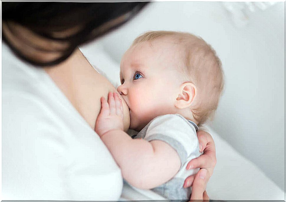 What is the recommended diet for breastfeeding?